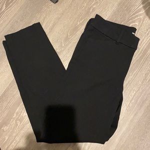 Gently Worn Black ankle length pixie pants